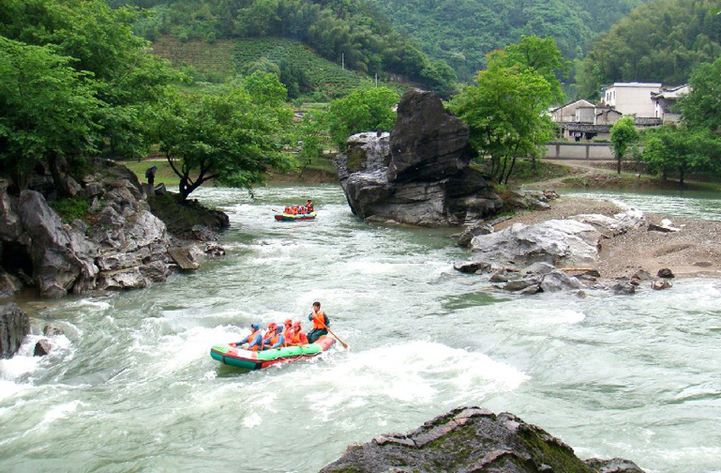 水繞山轉 池州石臺怪潭漂流 簡介 怪潭是國家aaaa級景區