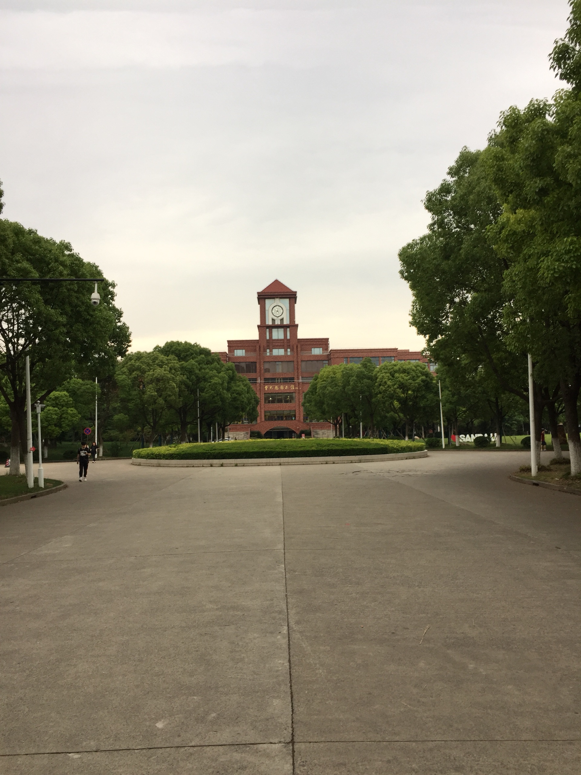 上海杉达学院院校图片