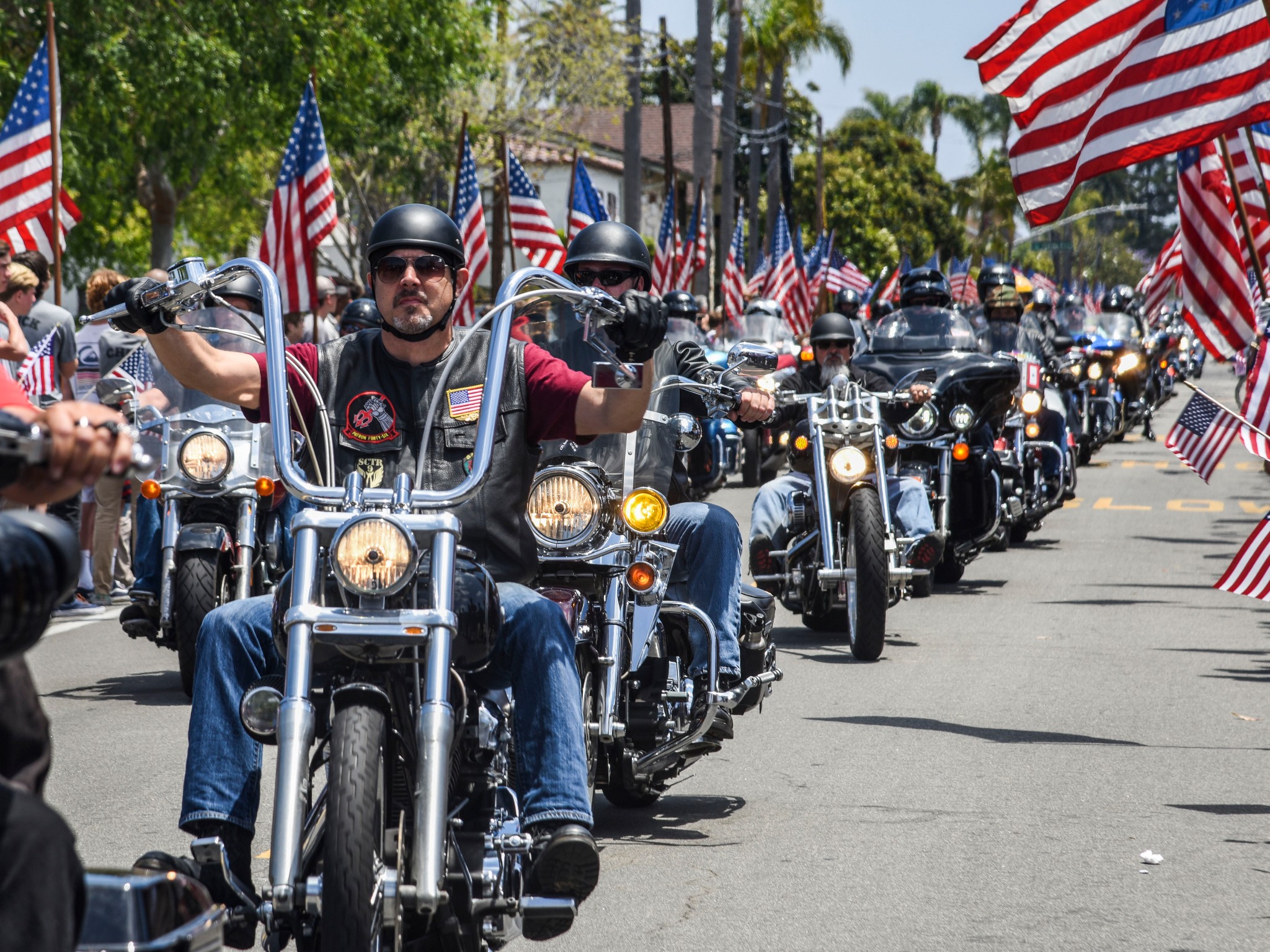 车轮上的国家美国的铁骑兵摩托帮