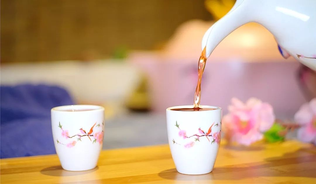 桃花树下桃花醉,桃花醉后赏桃花