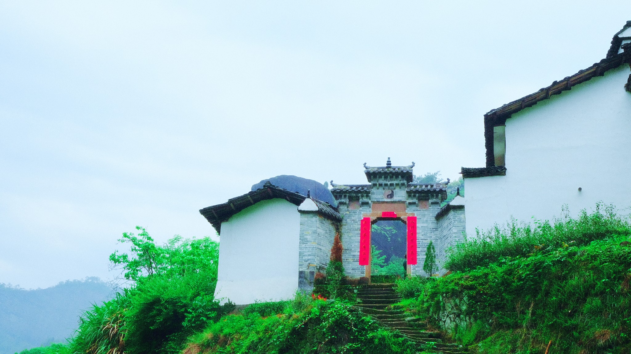               马头岩:磊石道观