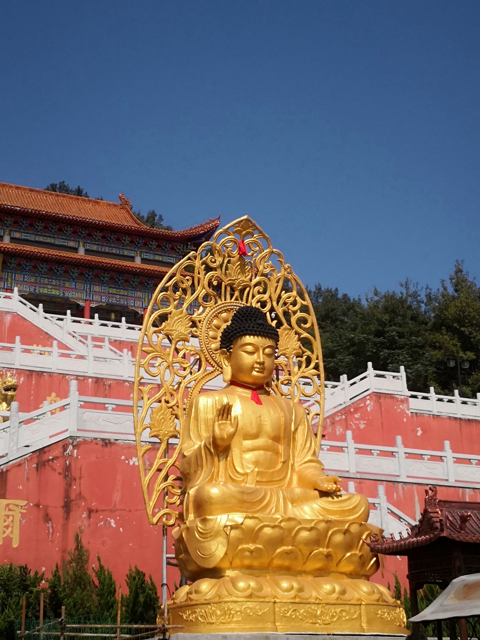 山峦秀美,香火机盛,俯瞰长江,北眺西山.马鞍山小九华寺