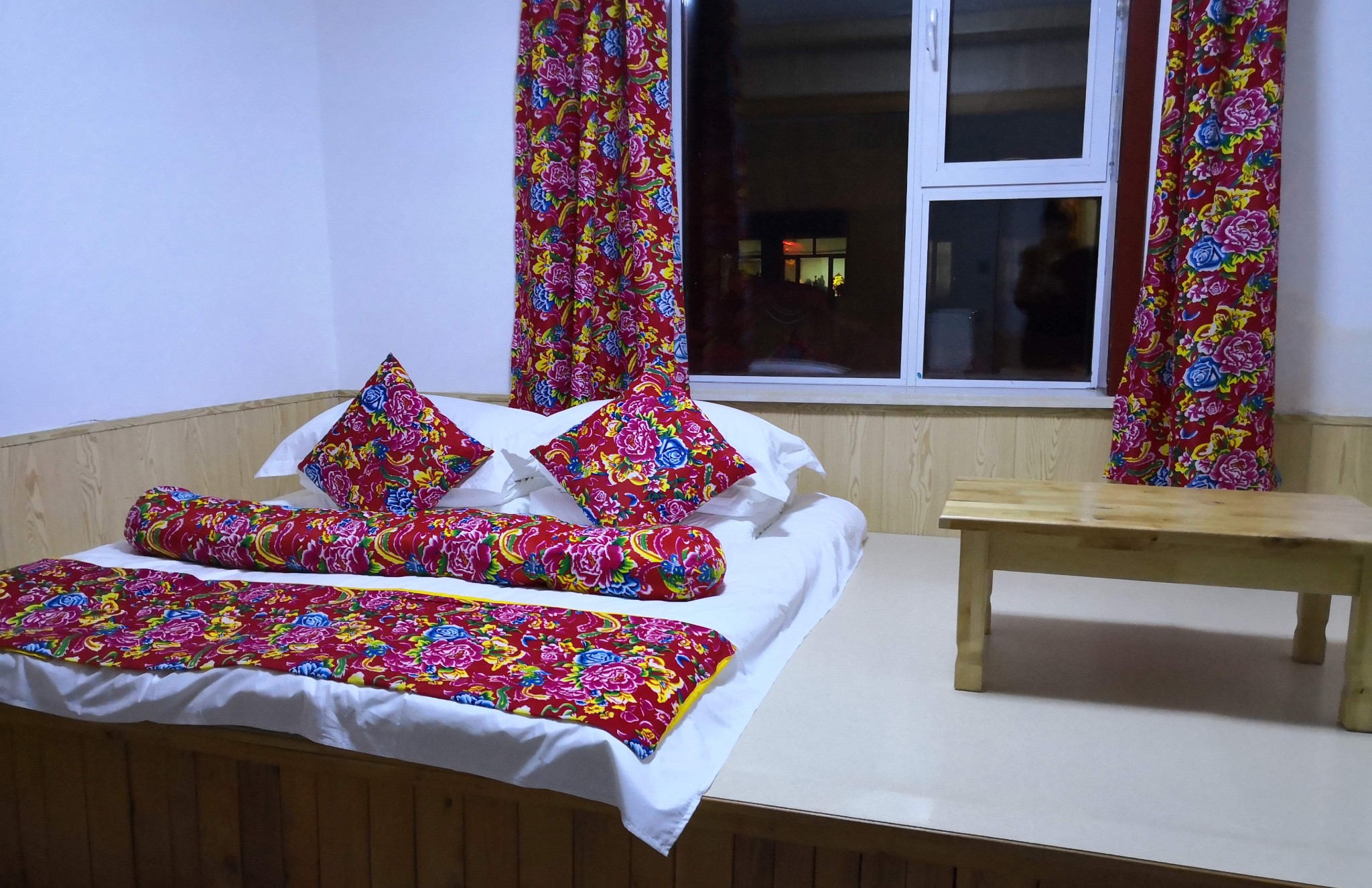 东北 自由行攻略                      东北大火炕,虽然有些硬,但