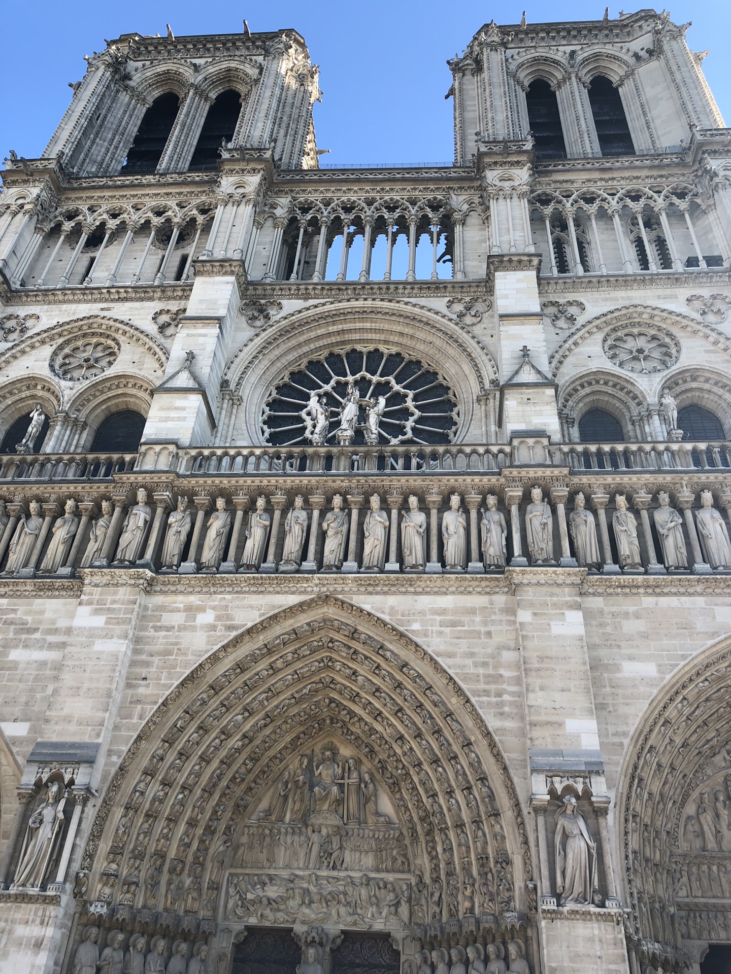 卢浮宫圣母院轻松游,玩转巴黎很简单!