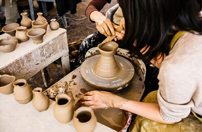               巴德岗陶艺制作.