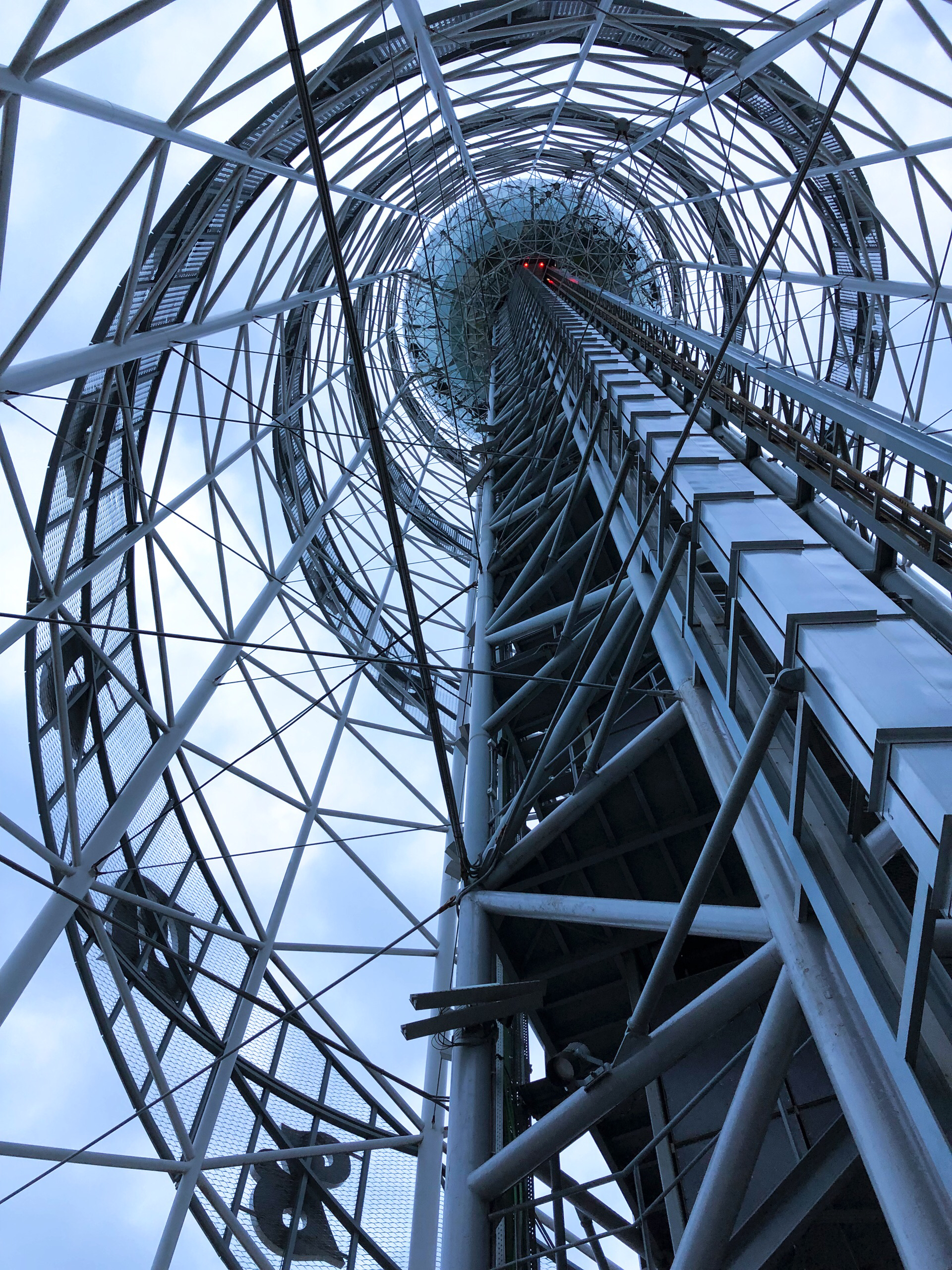 【阿扎尔景点图片】alphabetic tower