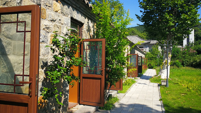 威海网红民宿推荐,打开窗是白浪沙滩,推开门拥抱自然