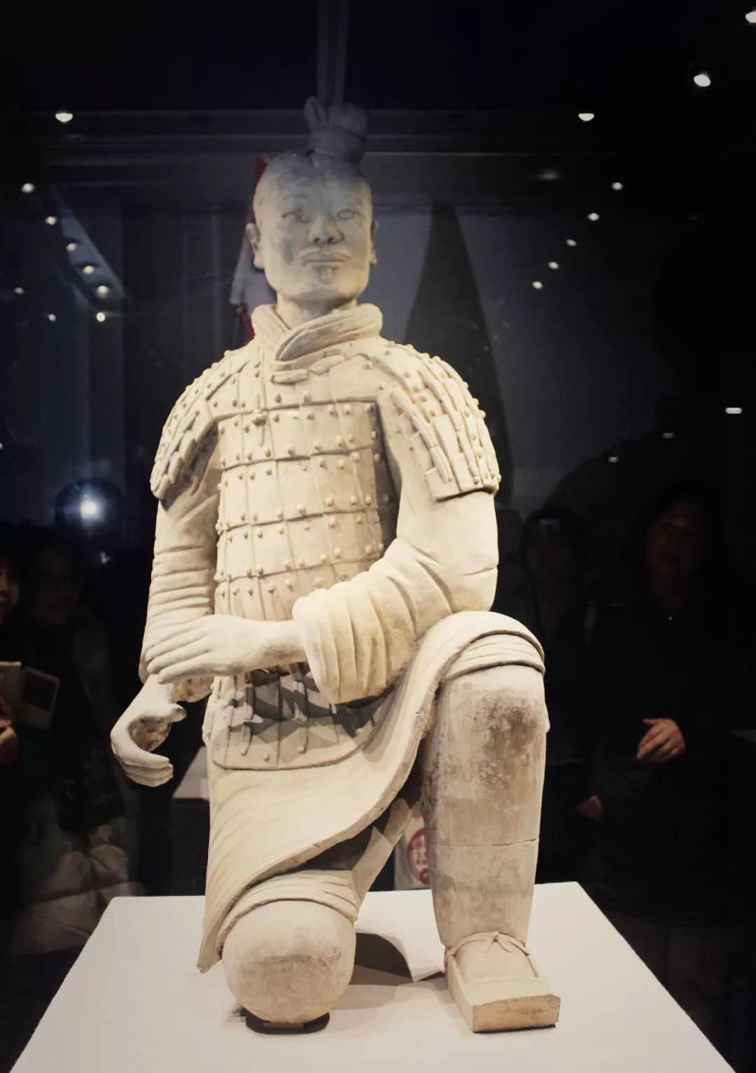 西安 自由行攻略                     通过跪射俑,发现了个有意思的