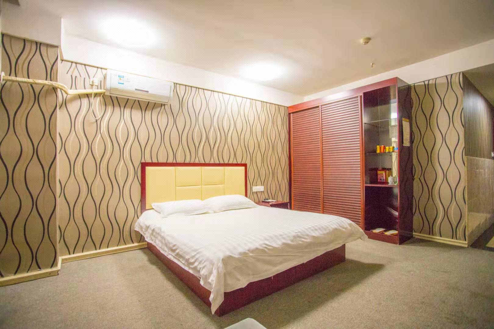 温馨住宿(武汉马湖新村店)