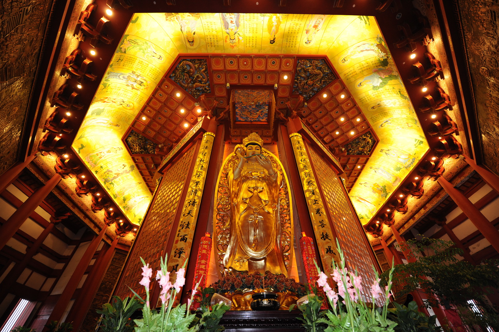 常州天宁寺 寺内主要殿宇有八殿,二十五堂,二十四楼,三室,两阁等建筑