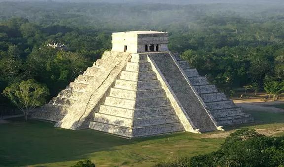 每年这个时候,这座玛雅神秘金字塔都会被游客挤爆