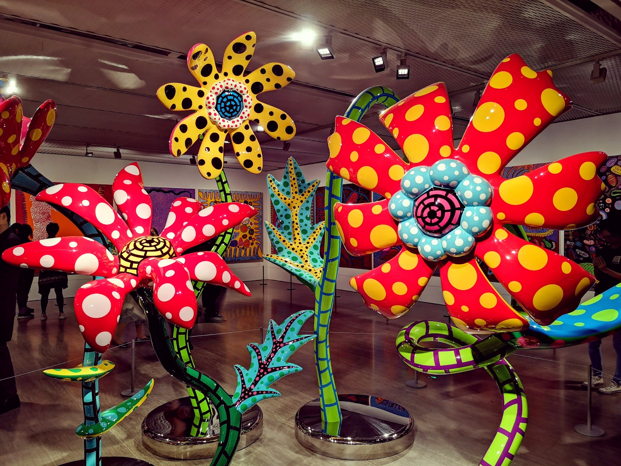 yayoi kusama 草间弥生:爱的一切终将永恒