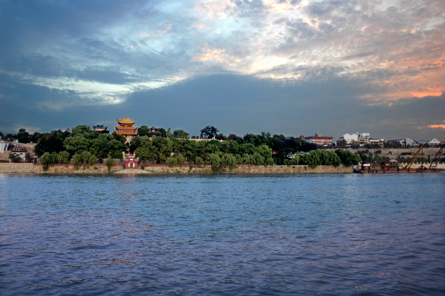 湖南旅遊1日遊 岳陽樓 君山島 洞庭湖一日遊 純玩(岳陽天下樓,洞庭