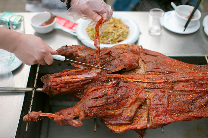 坝上草原特色美食 做一名正经八本的吃货 秘制蒙古烤全羊/烤羊腿 休闲