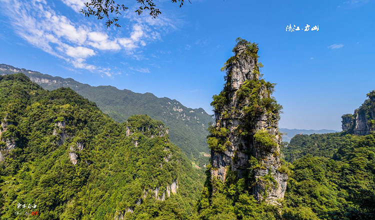 湖北宜昌旅遊 長陽清江方山風景區省心遊純玩一日遊 挑戰玻璃棧道