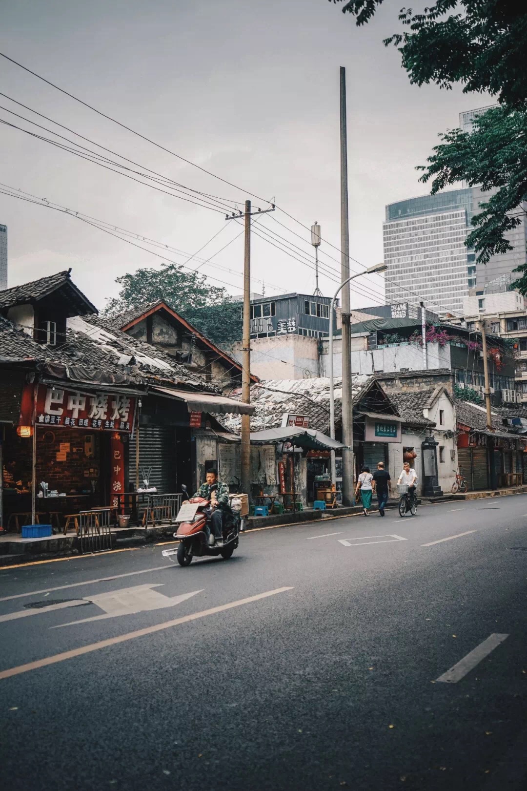 老成都迷人的烟火气 / 龙王庙正街