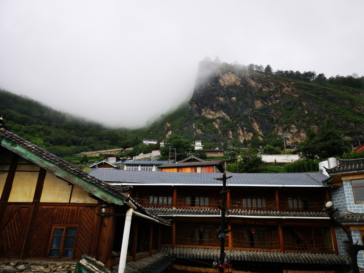 虎跳峡中途客栈