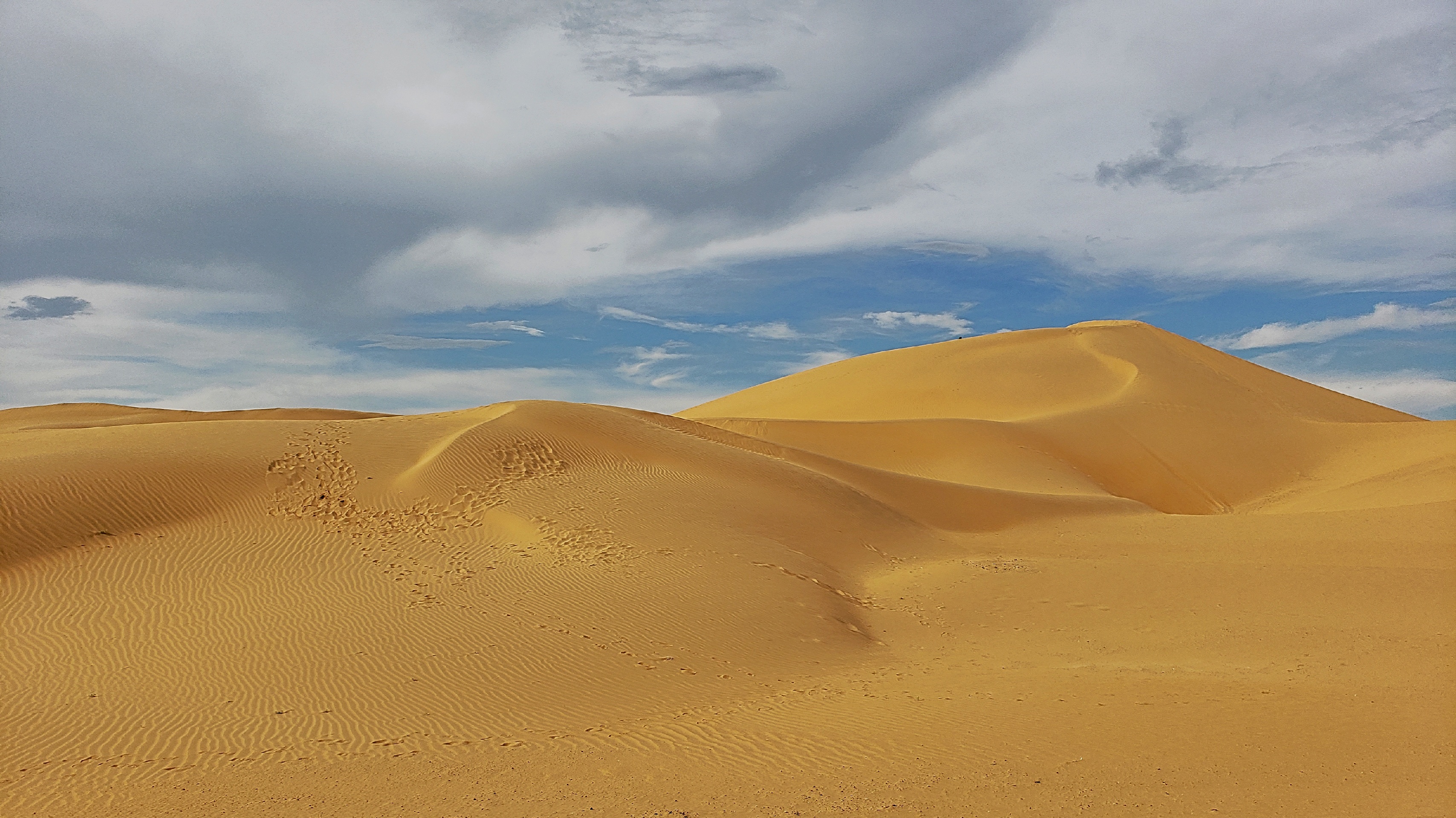 巴音温都尔沙漠图片