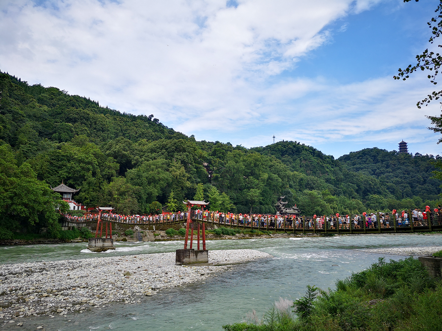都江堰怎么玩?才能看懂这个两千年的水利工程?