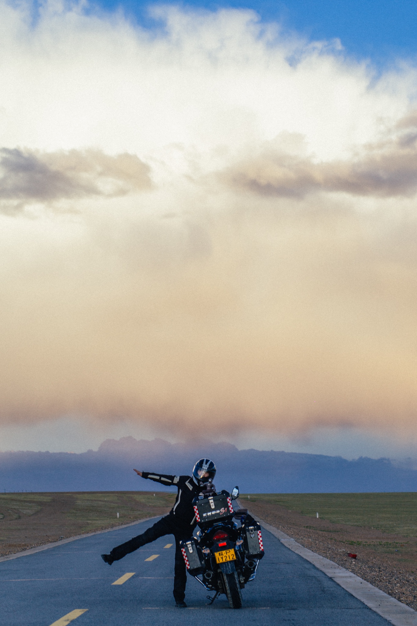 摩旅阿里八千里一车两人的风和自由