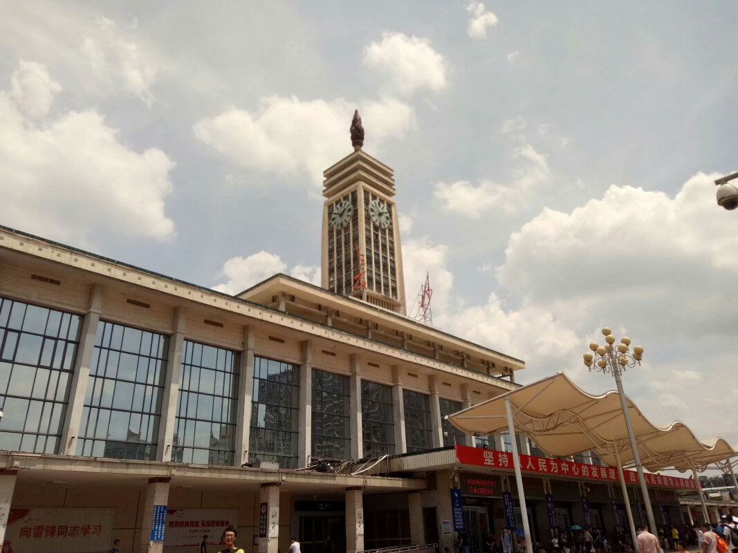 长沙火车站                          点击查看大图