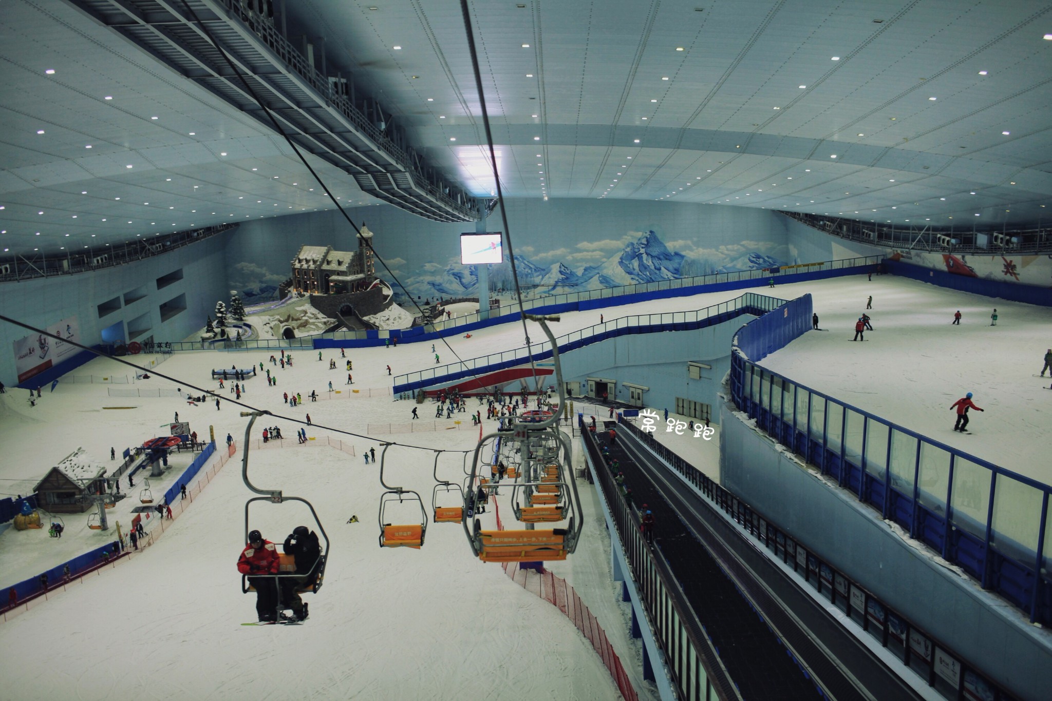 哈尔滨融创滑雪场入口图片