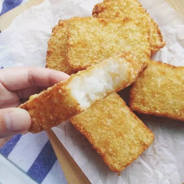          ▲  糯米饭炸成的粢饭糕