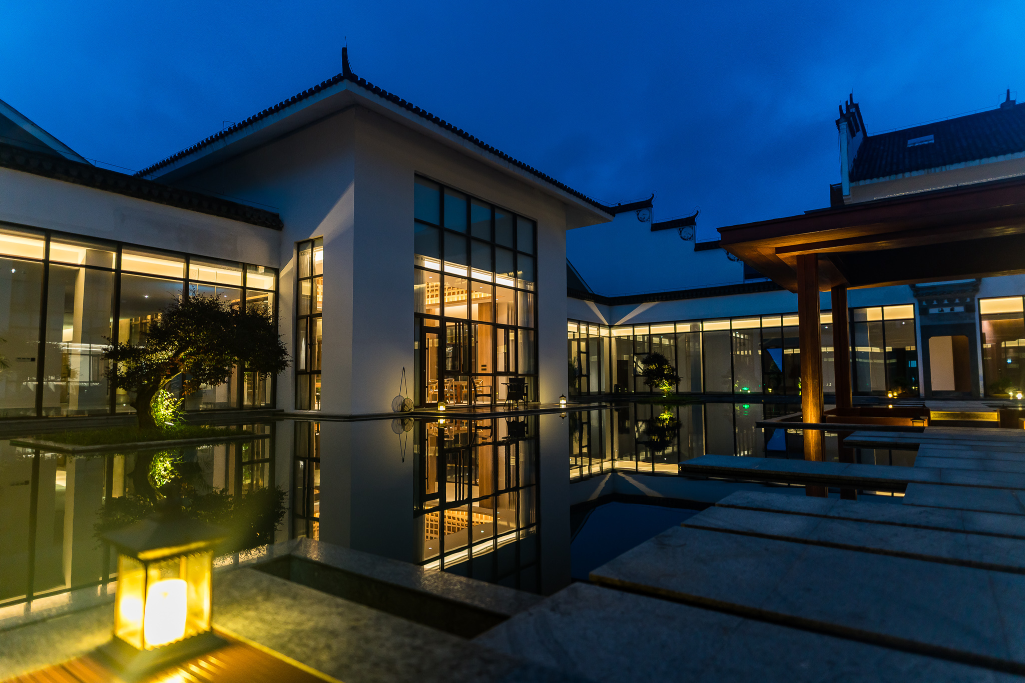 江西婺源阅徽堂1晚住宿(标间/大床 含双早 双套餐可选 婺源站-酒店