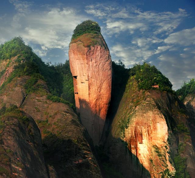 头大脚小,恰似一只硕大无比的辣椒, 这里还有着迄今为止 崀山有个