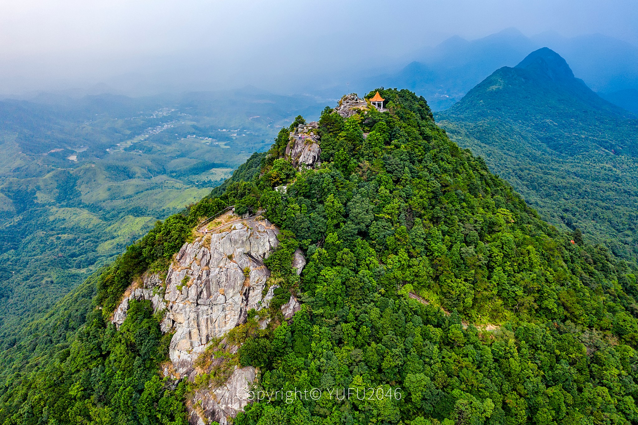 兴宁和山岩图片