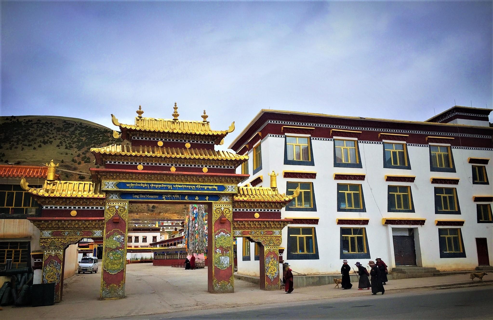 点评 11张图片 景点位置 青海省玉树藏族自治州玉树市214国道西150米