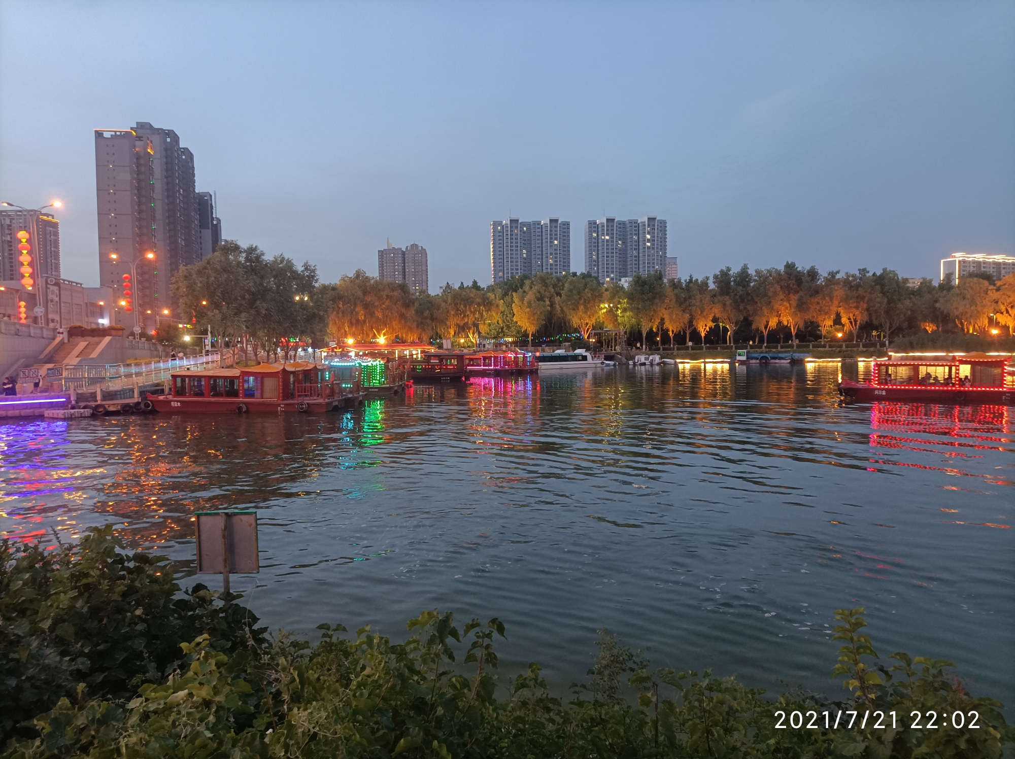 天鵝河景區夜景,庫爾勒自助遊攻略 - 馬蜂窩