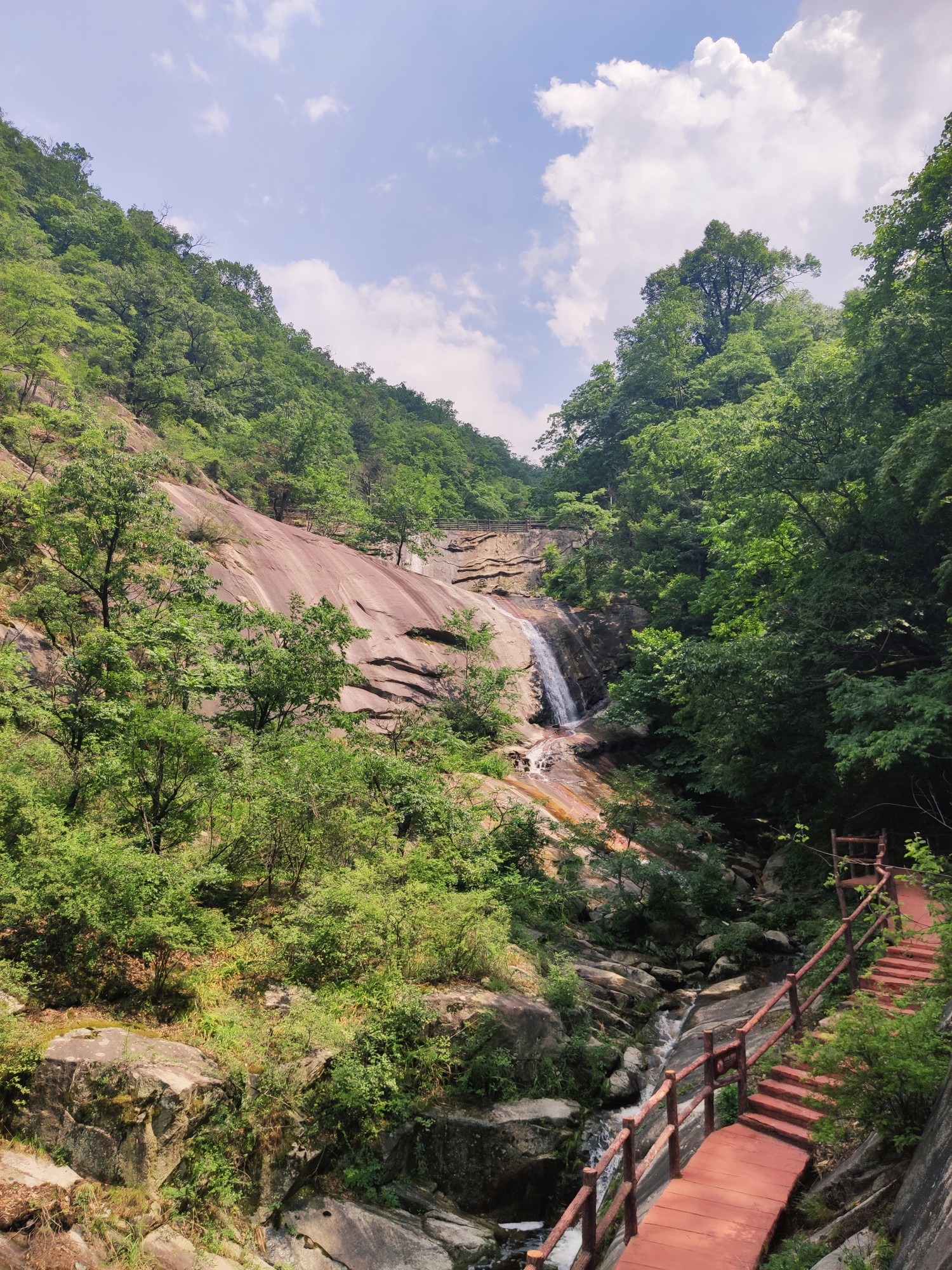 南召宝天曼旅游攻略一日游_【南召宝天曼旅游开发有限公司】