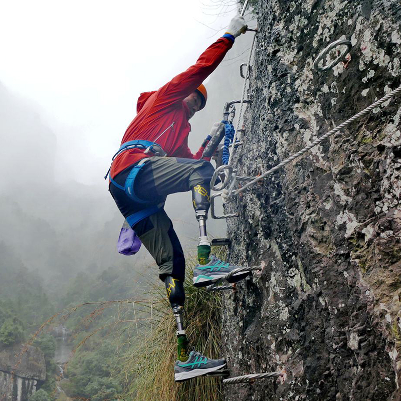 桂林阳朔飞拉达攀岩门票体验高空溜索猴桥户外纯玩专业教练指导装备
