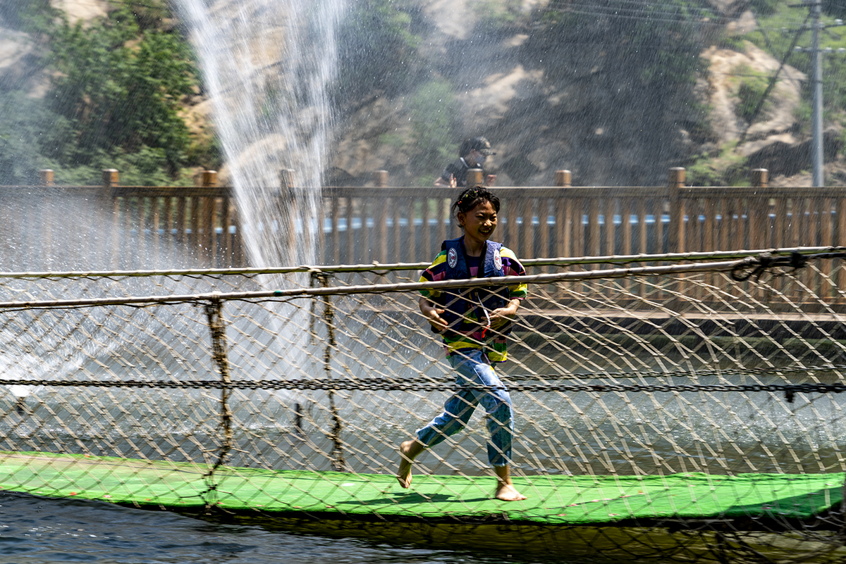 清凉谷五彩玻璃高山滑水 漂流 水上大集合