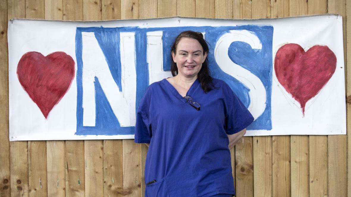 英国护士:恐惧不安,精疲力竭,但我们必须战斗