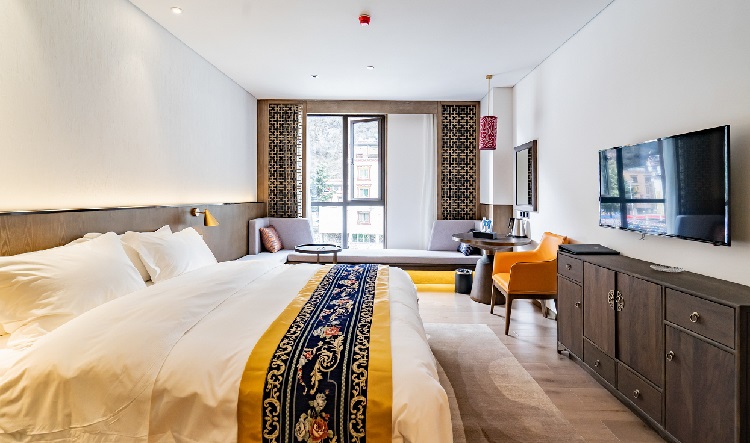 理县古尔沟温泉山庄1晚住宿套餐可选毕棚沟景区门票观光车双人精美