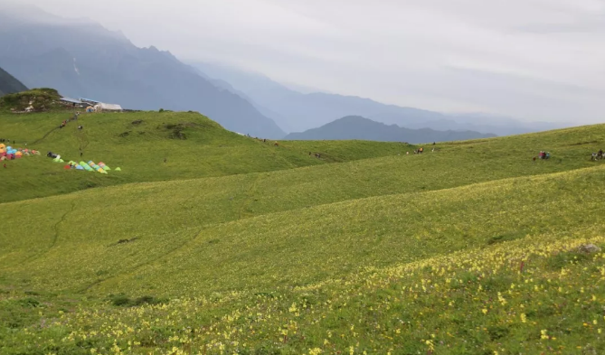 九頂山旅遊暫時還沒有開放,預計6月中下旬開放