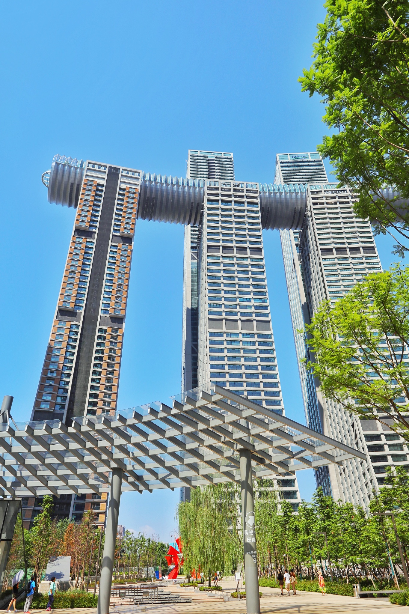 三天二晚重庆打卡新地标,目前最火爆网红地:重庆来福士,吃喝玩乐住