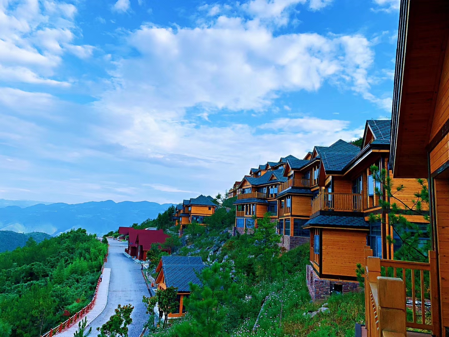 重庆巫山敞心坡木屋民宿1晚豪华观景房含双早神女天路景区梨子坪森林