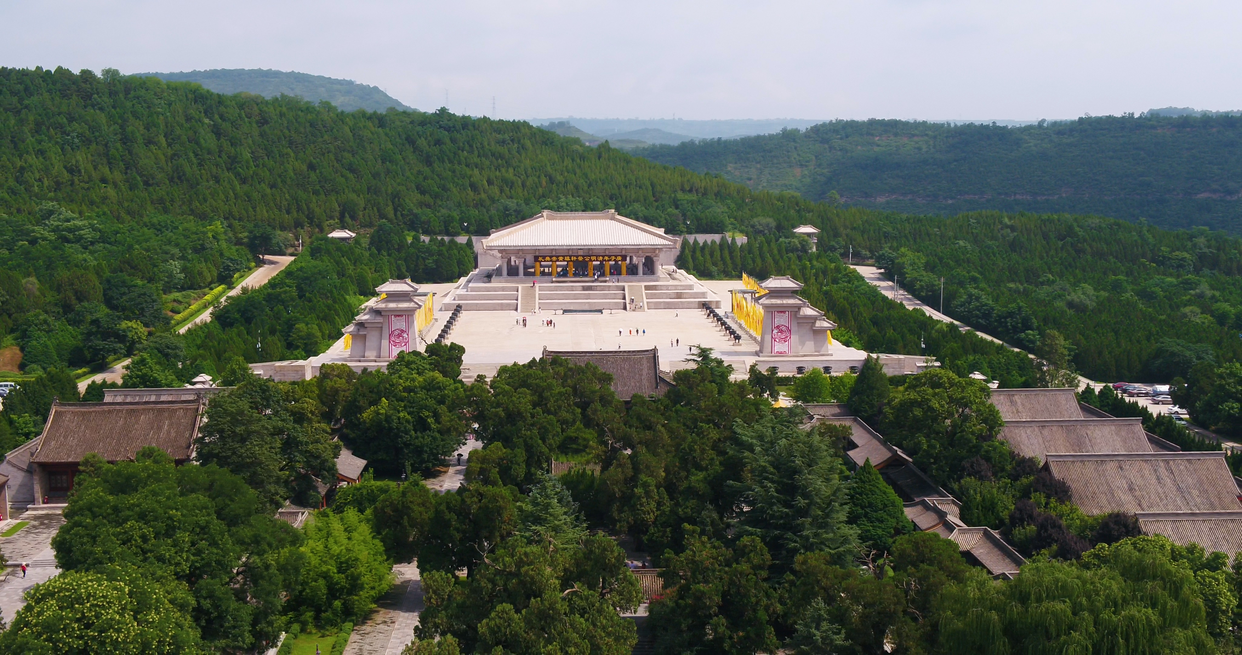 壶口瀑布西安出发黄帝陵壶口瀑布经典休闲纯玩一日游