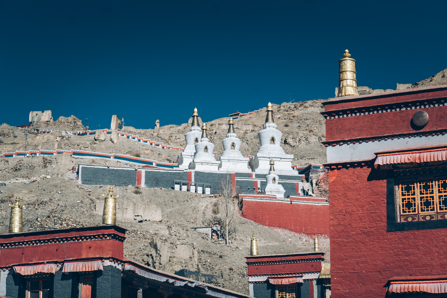 西藏往西 佛寺传佛|萨迦古城,探秘西藏人文风情