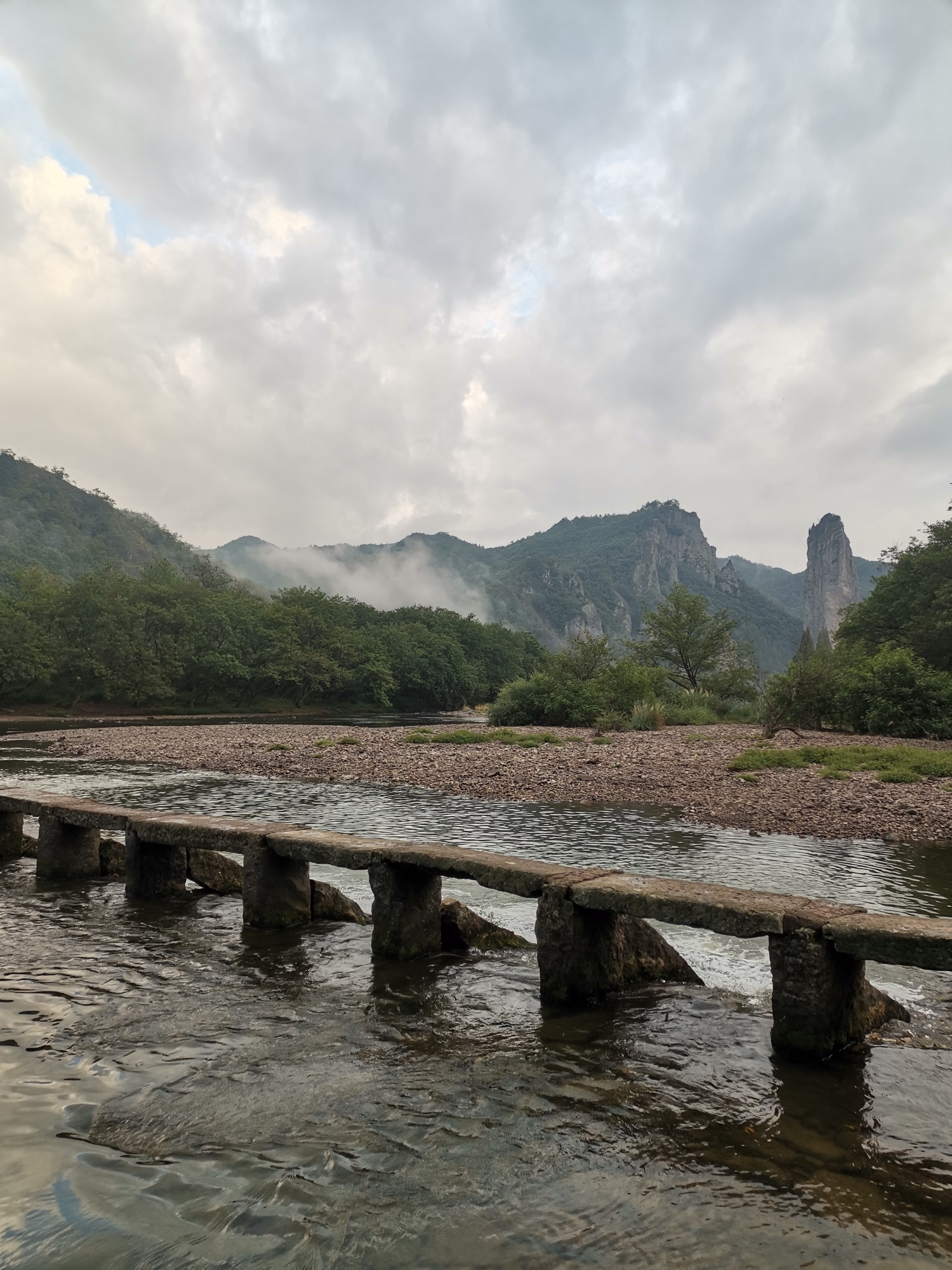 缙云仙都 道士下山
