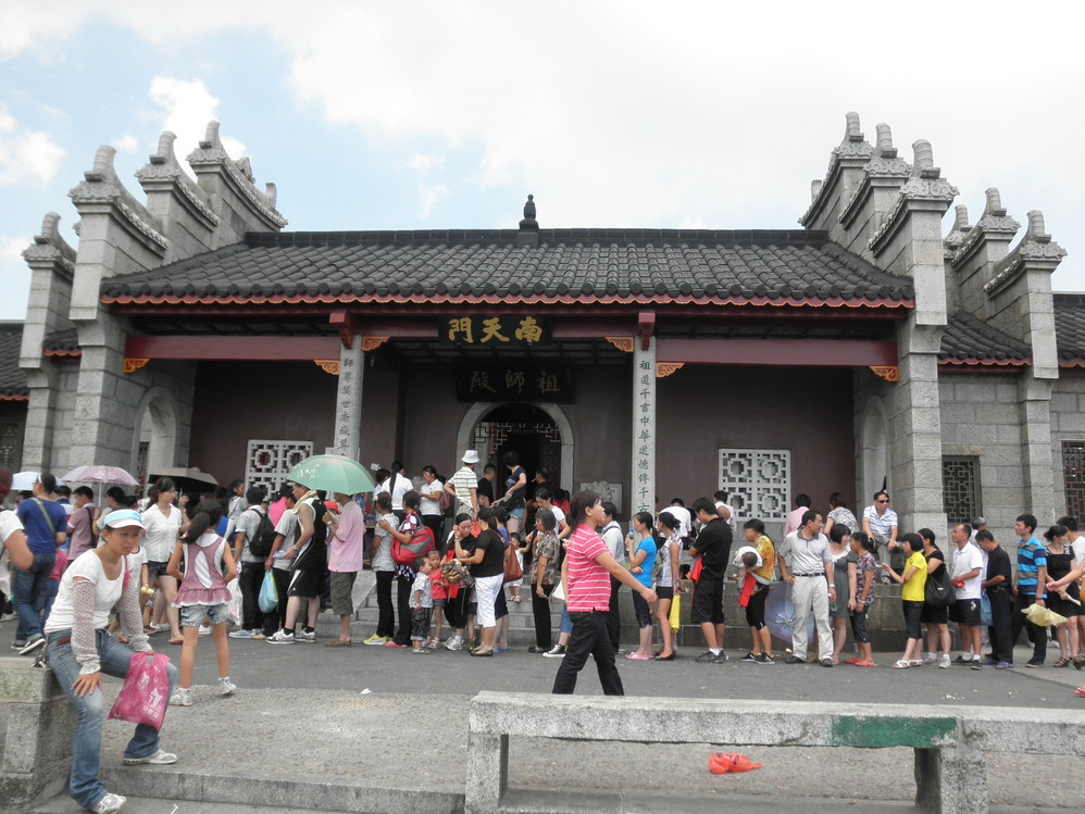 五岳殿正门,也叫丹霞寺.
