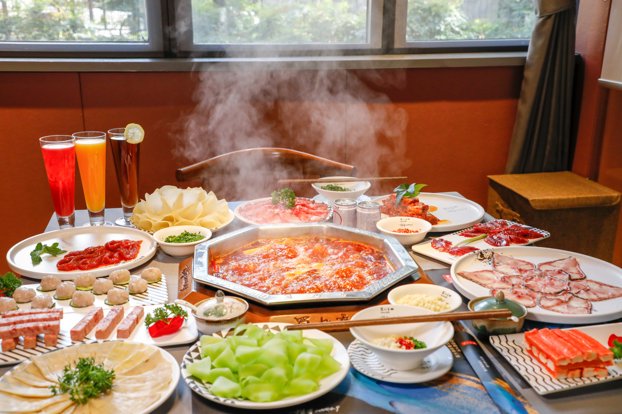 这家火锅,成都人排队吃了20年