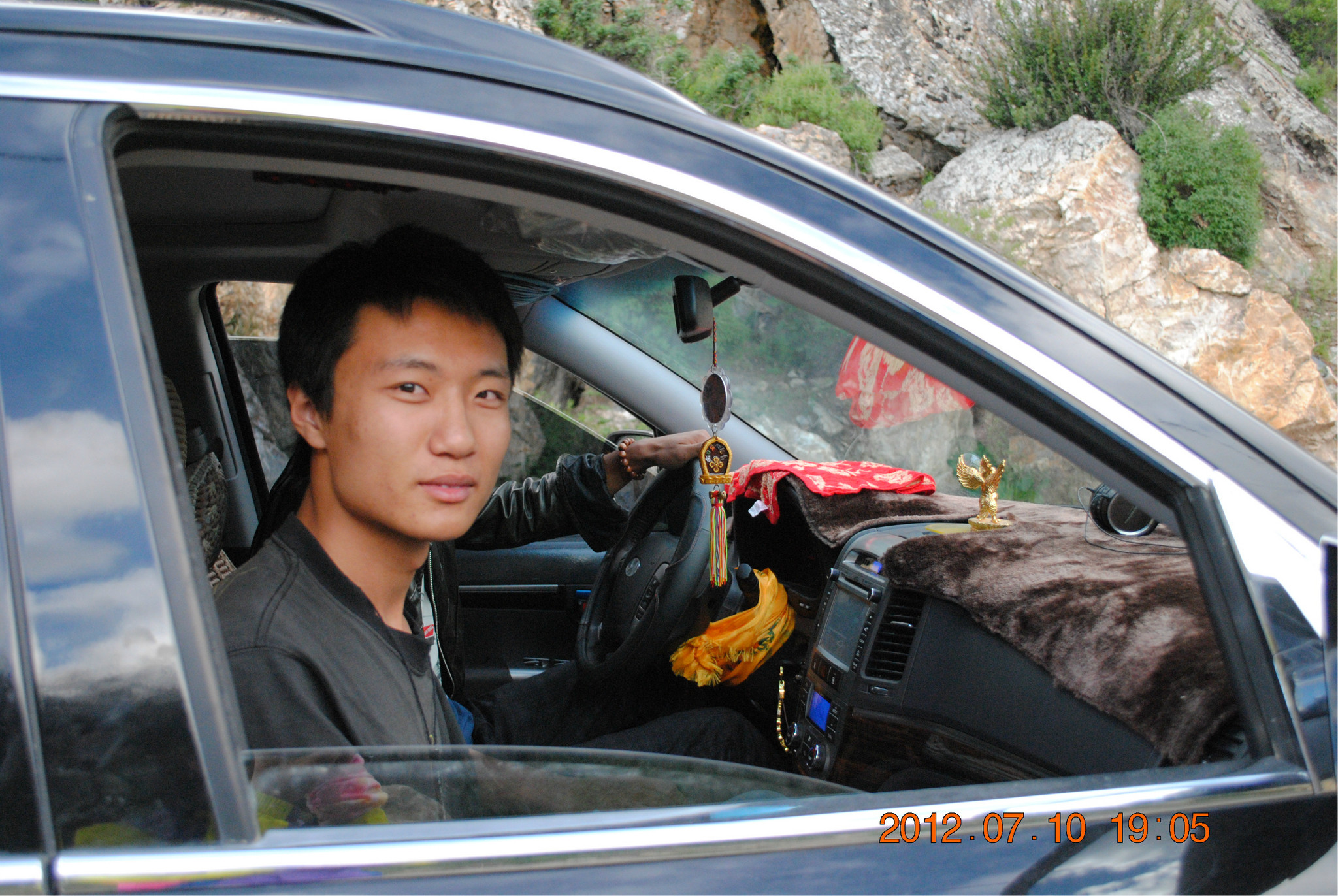 wKgB3FCcvJSAC8c7AAyGzNB98h825.jpeg?imageView2%2F2%2Fw%2F600%2Fq%2F90