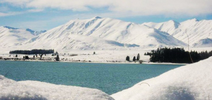 龙顺雪山飞湖旅游景区