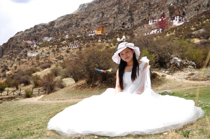西藏旅游婚纱照_西藏旅游图片(2)
