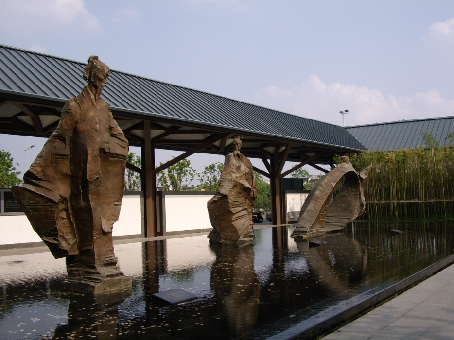 苏州火车站雕像图片