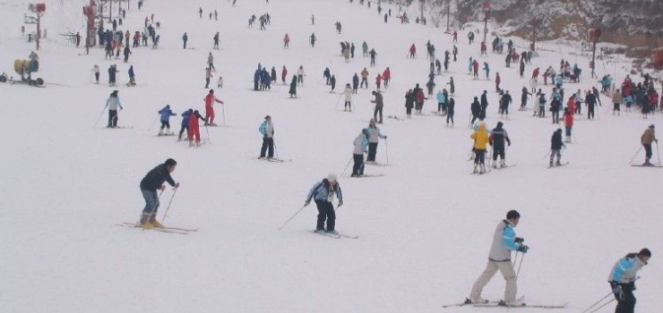 桃花峪生态滑雪场